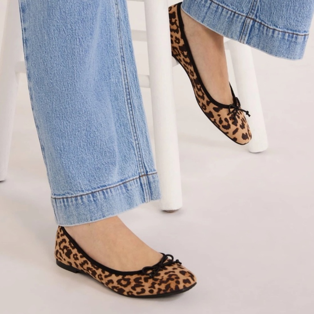 Ballet Flats String Bow Black Leopard Size 9 
Time and Tru